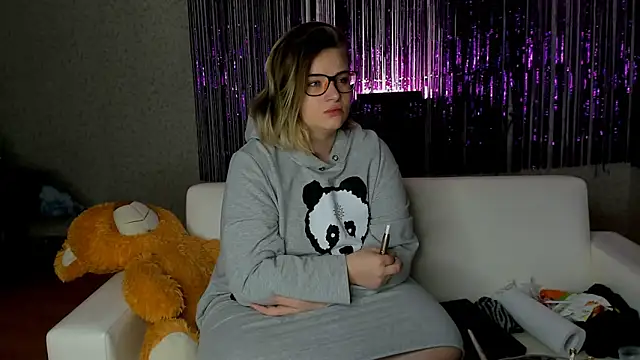 Seductive She Wolf online show from February 20, 4:07 am