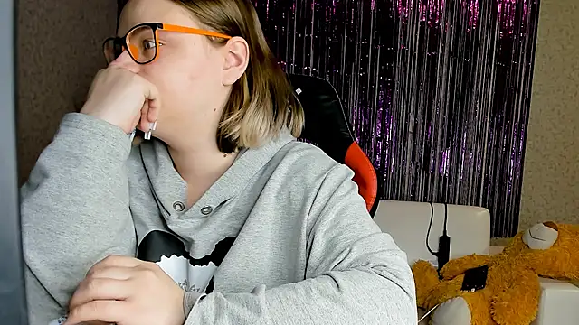 Seductive She Wolf online show from March 11, 5:57 pm