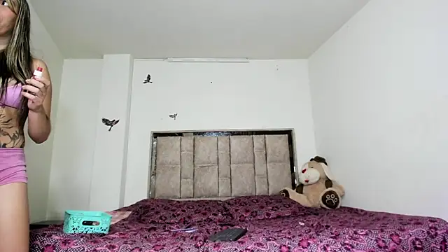 Snapshot of alanaanddaphne chatting on November 13, 3:55 pm alanaanddaphne online show from November 13, 3:55 pm