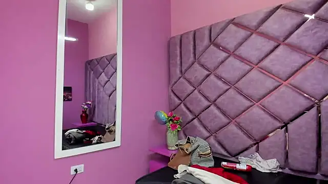 Sarah Hornny online show from March 7, 6:57 am