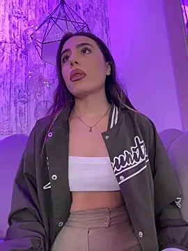 Snapshot of AbyThompson chatting on November 17, 2:23 pm AbyThompson online show from November 17, 2:23 pm