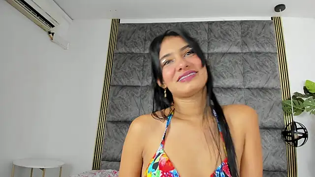 LaurenRodriiguez online show from January 18, 12:47 pm