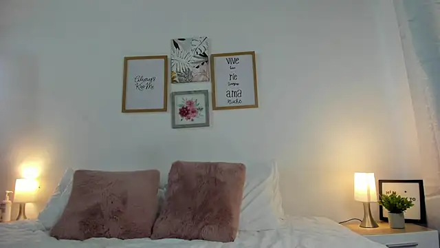 LaurenRodriiguez online show from February 19, 6:48 pm