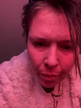 Snapshot of KatieBARBiE98 chatting on February 11, 9:53 pm KatieBARBiE98 online show from February 11, 9:53 pm