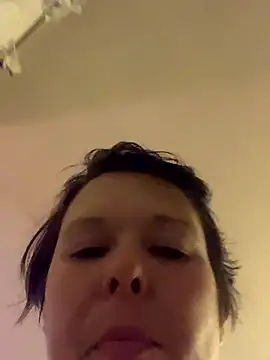 Snapshot of KatieBARBiE98 chatting on March 2, 5:08 am KatieBARBiE98 online show from March 2, 5:08 am