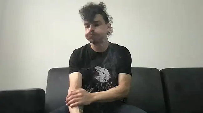 Snapshot of HorrorotikA chatting on December 2, 5:48 pm HorrorotikA online show from December 2, 5:48 pm