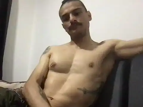 Snapshot of HorrorotikA chatting on March 31, 4:02 am HorrorotikA online show from March 31, 4:02 am