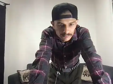 Snapshot of HorrorotikA chatting on March 31, 7:36 pm HorrorotikA online show from March 31, 7:36 pm