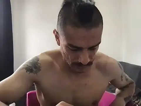 Snapshot of HorrorotikA chatting on April 1, 5:21 pm HorrorotikA online show from April 1, 5:21 pm