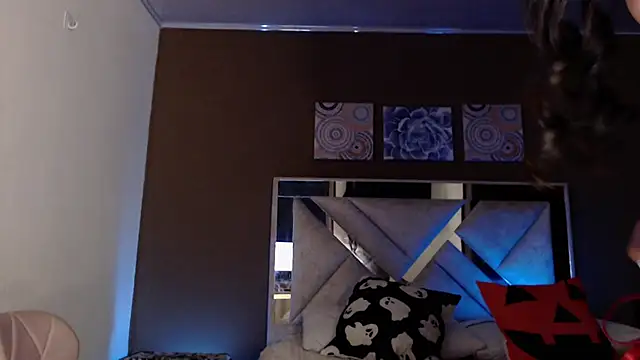 SophiaJoliebm online show from October 23, 4:45 am