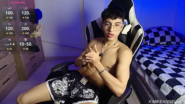 Angelligth online show from March 18, 3:42 am