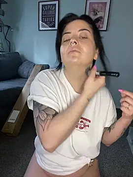 Snapshot of NaomiSquirts chatting on February 23, 10:17 am NaomiSquirts online show from February 23, 10:17 am