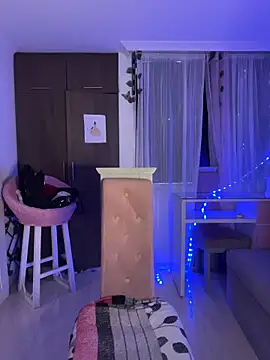 lina pink online show from October 15, 8:42 pm