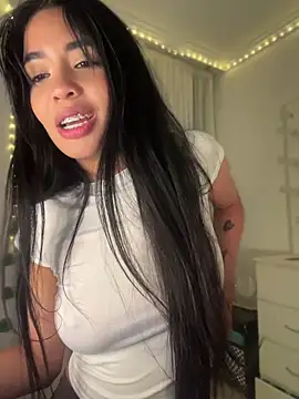 lina pink online show from May 24, 5:23 am