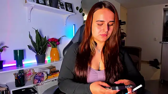 evy orange1 online show from April 1, 11:24 pm