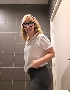 Giuliana baby online show from February 4, 9:49 am