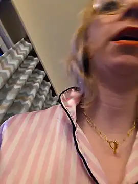 Giuliana baby online show from December 23, 7:50 am