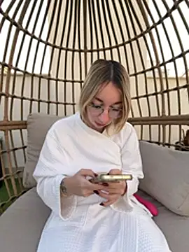 Giuliana baby online show from February 18, 7:26 am