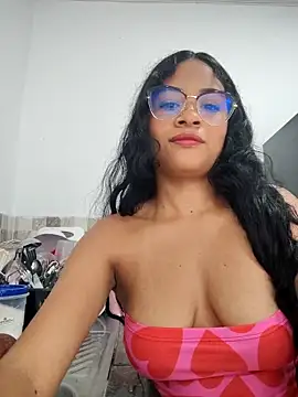 Snapshot of DAFNNEE_ROSS chatting on October 27, 3:38 pm DAFNNEE ROSS online show from October 27, 3:38 pm