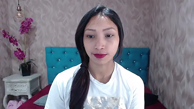 MadelineDoll online show from January 18, 1:08 pm