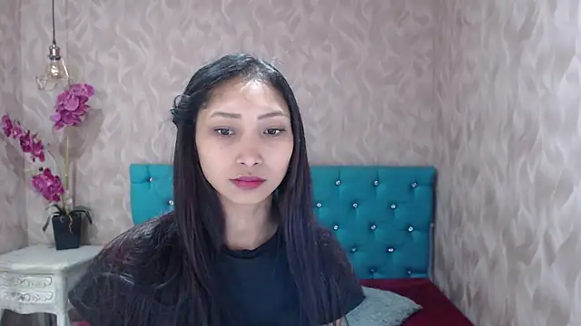 MadelineDoll online show from January 28, 1:27 pm