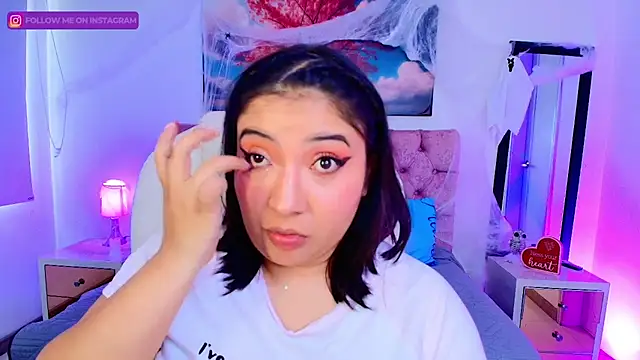 Snapshot of Emma_monserrat chatting on October 21, 7:14 pm Emma monserrat online show from October 21, 7:14 pm