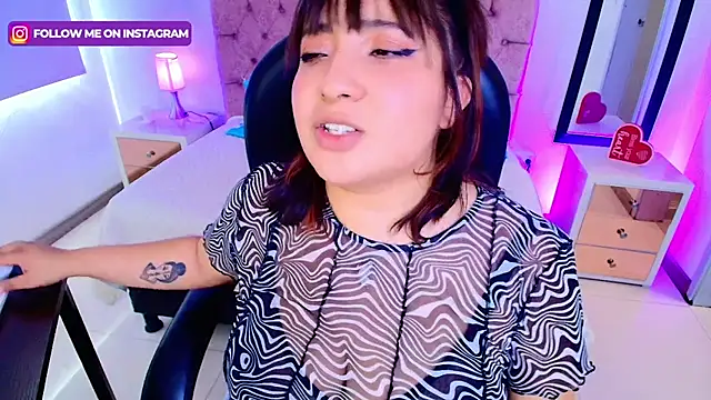 Snapshot of Emma_monserrat chatting on November 7, 7:47 pm Emma monserrat online show from November 7, 7:47 pm