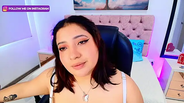 Snapshot of Emma_monserrat chatting on November 8, 7:45 pm Emma monserrat online show from November 8, 7:45 pm