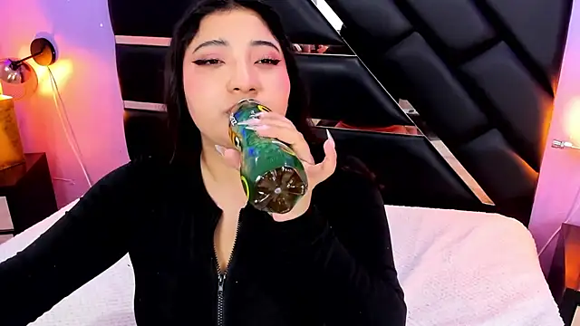 Snapshot of Emma_monserrat chatting on July 15, 11:26 am Emma monserrat online show from July 15, 11:26 am