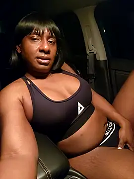 TheMoniqueMiles online show from March 18, 9:52 am