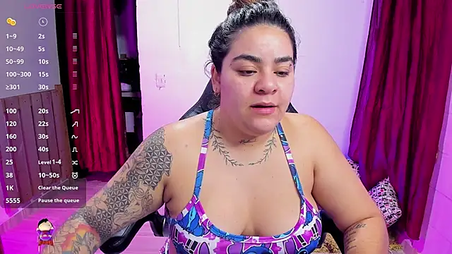 Snapshot of Sharon_hils chatting on December 28, 11:59 pm Sharon hils online show from December 28, 11:59 pm