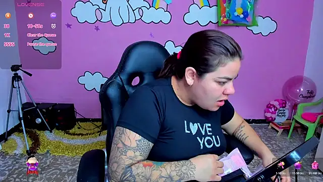 Sharon hils online show from March 30, 12:17 pm