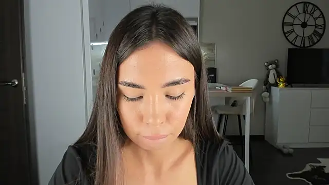 nilliluv online show from November 17, 8:09 am