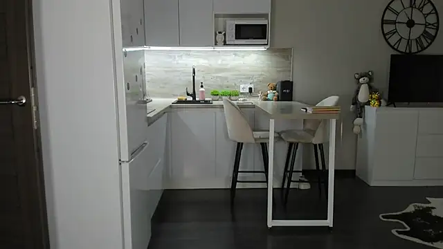 nilliluv online show from November 23, 10:15 am