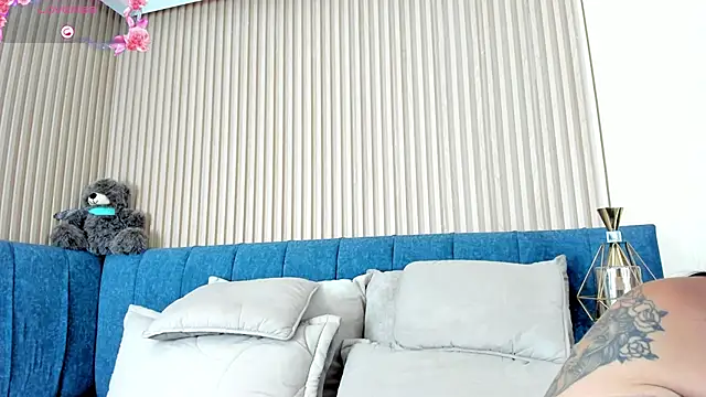 kathecute   online show from April 7, 1:39 am