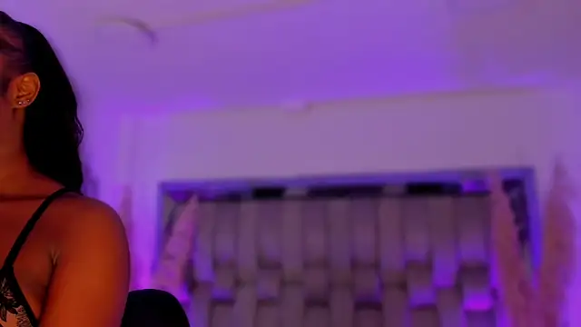 ChaynnaCooper online show from February 10, 4:27 am