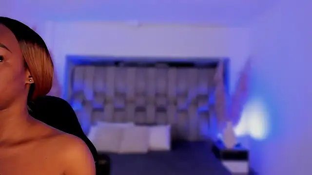 ChaynnaCooper online show from February 26, 4:00 am