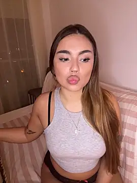 mint melissaaa online show from December 19, 6:12 pm
