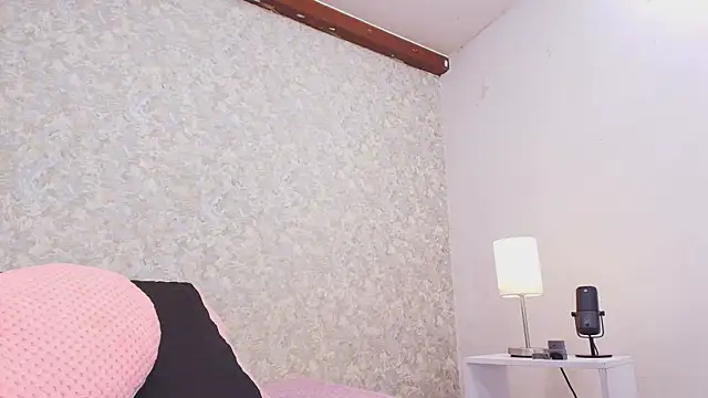 nicol f online show from December 18, 7:19 pm