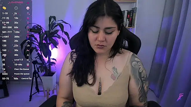 Snapshot of GretaX-X chatting on November 10, 2:43 am GretaX-X online show from November 10, 2:43 am