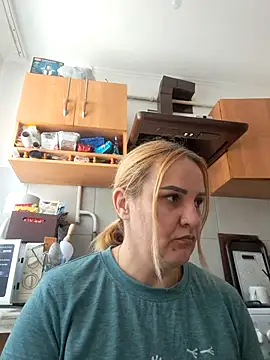 Snapshot of Malichkaanna30 chatting on February 21, 8:26 am Malichkaanna30 online show from February 21, 8:26 am