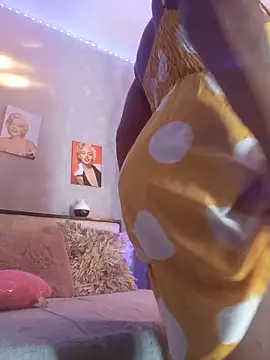 Snapshot of nahiarapalmer19 chatting on October 18, 10:54 pm nahiarapalmer19 online show from October 18, 10:54 pm