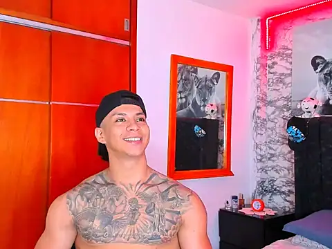 Aaron Toy online show from January 12, 6:02 pm