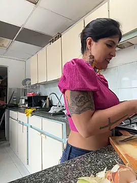 Afroditapoloo online show from June 9, 3:23 pm