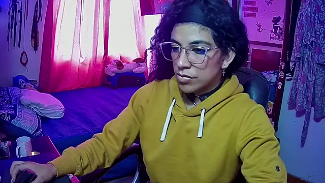 NicollWilliams 420 online show from March 14, 6:29 pm