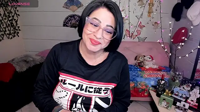 Snapshot of mirandaa_spark chatting on December 3, 3:30 am mirandaa spark online show from December 3, 3:30 am