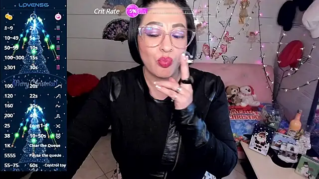 Snapshot of mirandaa_spark chatting on December 5, 9:06 am mirandaa spark online show from December 5, 9:06 am