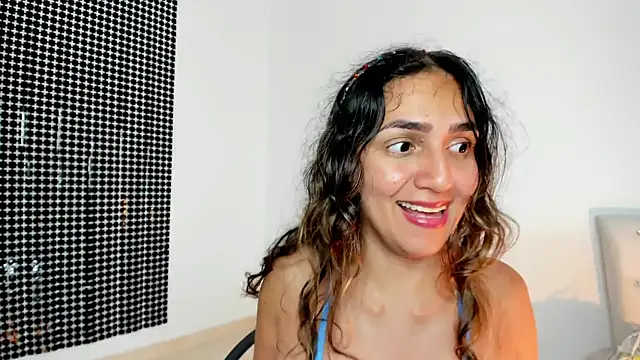 Snapshot of misshiccups chatting on March 4, 4:49 am misshiccups online show from March 4, 4:49 am