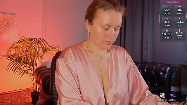 Snapshot of Ariell_Margot_ chatting on May 5, 5:26 am Ariell Margot online show from May 5, 5:26 am