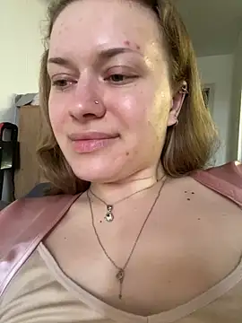 Snapshot of Ariell_Margot_ chatting on June 1, 9:44 am Ariell Margot online show from June 1, 9:44 am
